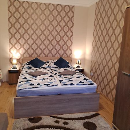 Katalin Apartman Hajduszoboszlo Exterior photo