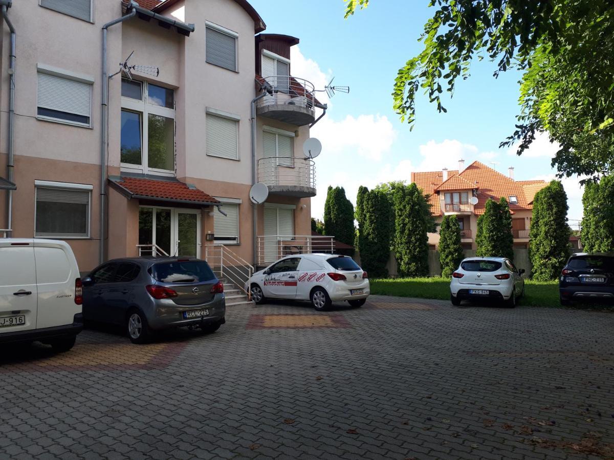 Katalin Apartman Hajduszoboszlo Exterior photo