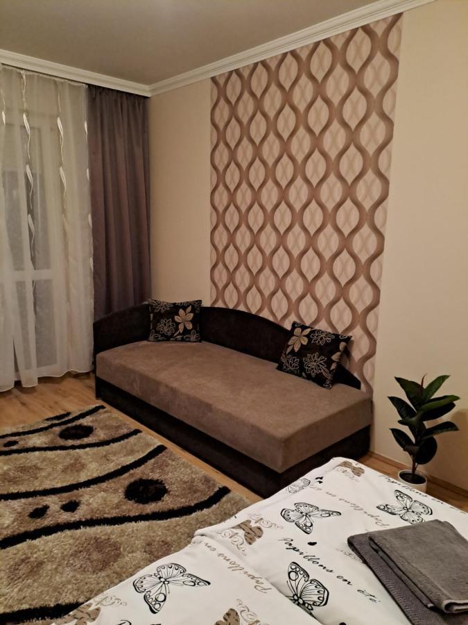Katalin Apartman Hajduszoboszlo Exterior photo